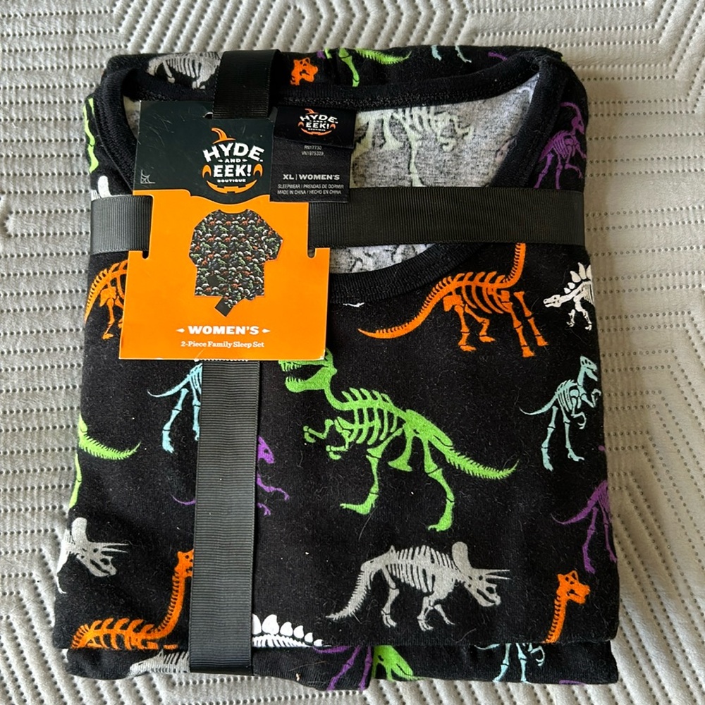 NWT 2 Piece Hyde And Eek Halloween dinosaur Pajamas women’s XL